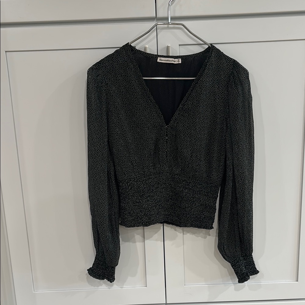 Abercrombie Black V-Neck Women's Top
